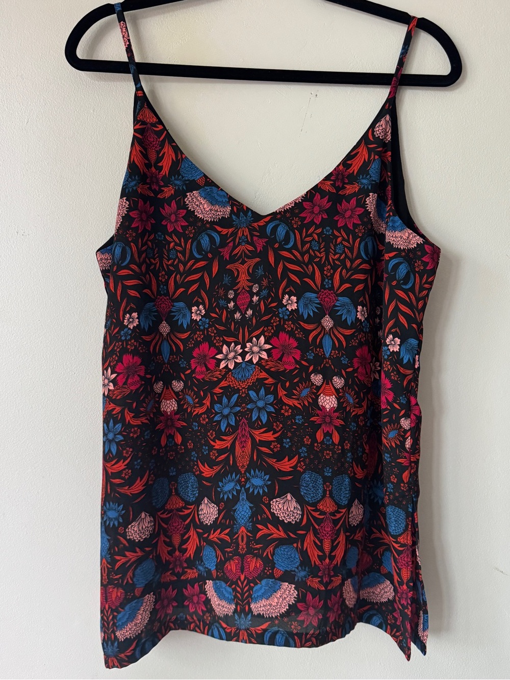 H&M Floral Cami Tank Top V-Neck Spaghetti Strap Black Red Blue Size 12